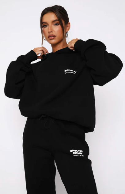 White Fox (The Main Season Oversized Hoodie Black)